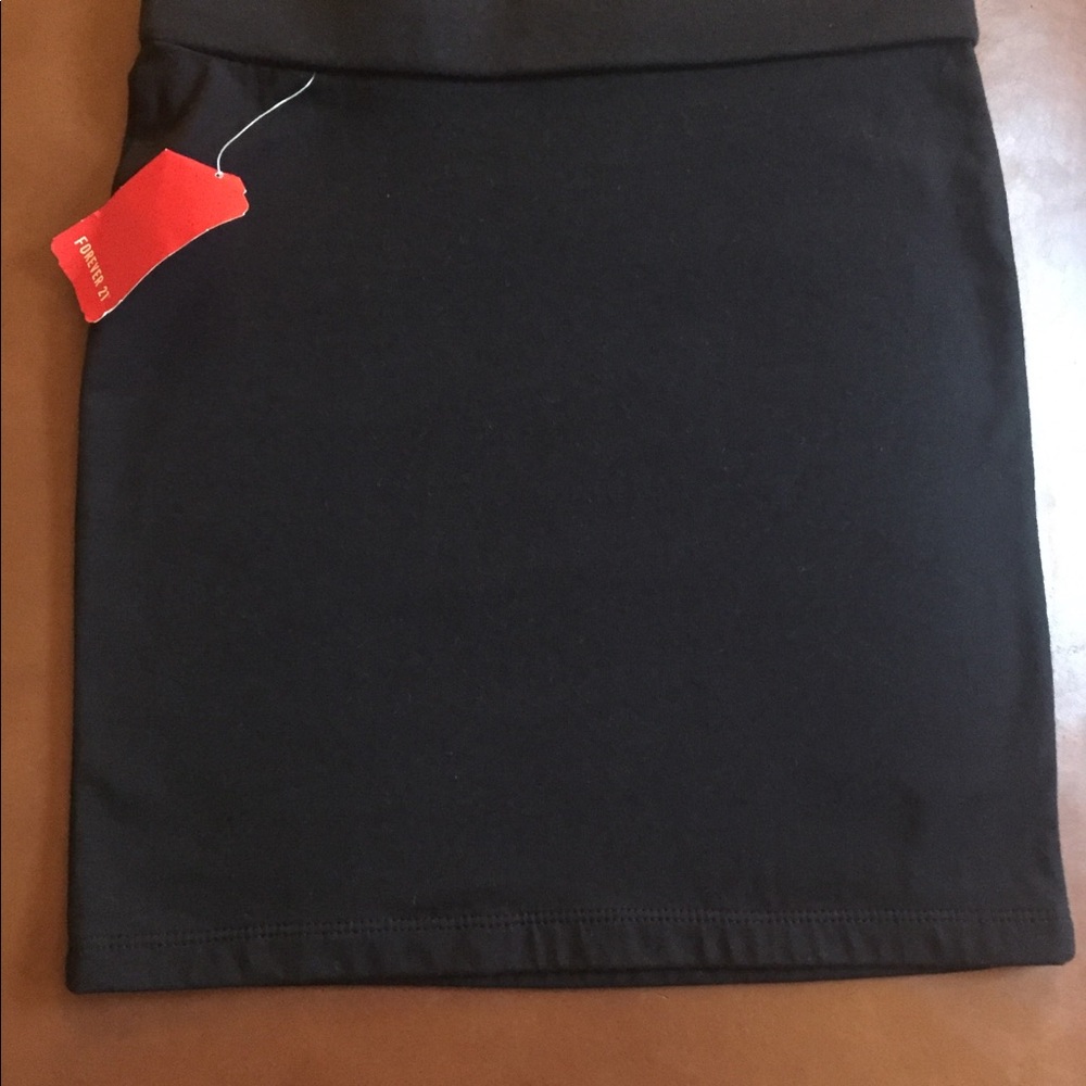 Mini skirt - Picture 3 of 3